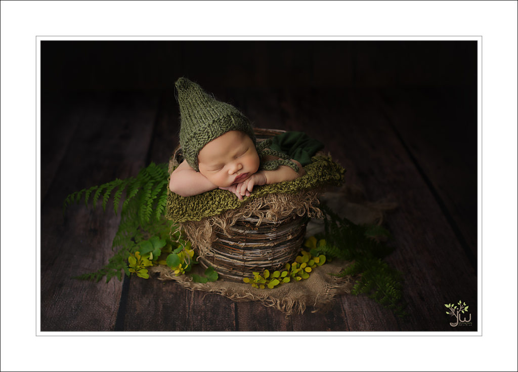 Best Tacoma newborn photographer